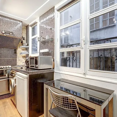 668 Sarah - Superb In * 巴黎